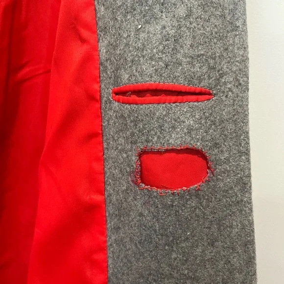 Vintage Mid-Century Grey Wool Nursing Cape with Red RNA Embroidery - Picture 8 of 12